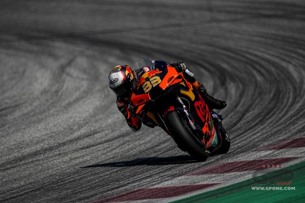 MotoGP, Binder gagne avec des slicks sur le mouillé dans un GP fou, selon Bagnaia Ritratto di GPone