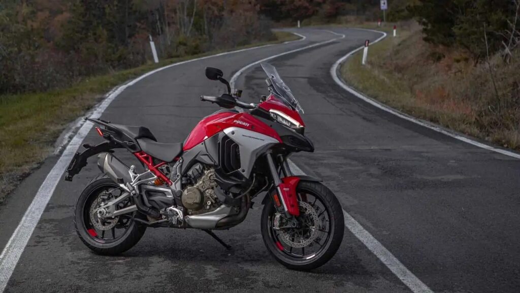 A la découverte de la Motor Valley avec la Ducati Multistrada V4 Ritratto di GPone