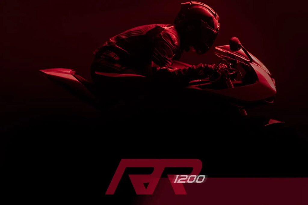 Triumph Speed ​​Triple 1200 RR 2022 : voici les premières images !