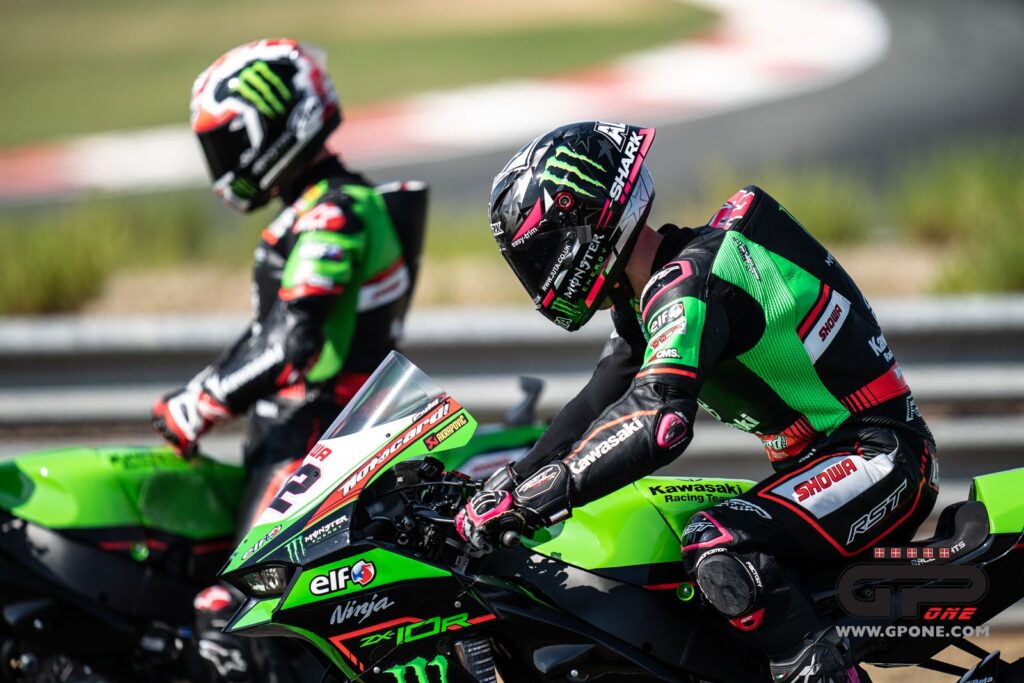 SBK, Kawasaki pourchassant chaque dixième possible dans le test de Portimao Ritratto di GPone