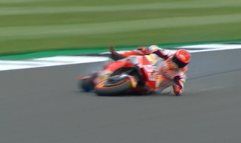 MotoGP, Silverstone : Marc Marquez s’envole à 270 Km/h, la vidéo du crash Ritratto di GPone