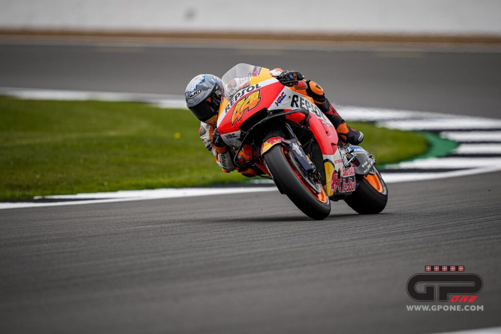 MotoGP, Pol Espargarò : “la pole est comme une bouffée d’air frais, elle servira aussi à Marc” Ritratto di Andrea Scalera