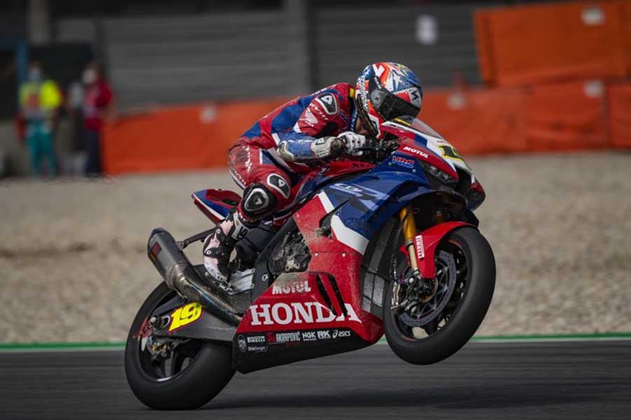 Essais sur piste SBK, Kawasaki, Honda et BMW à Barcelone Ritratto di GPone