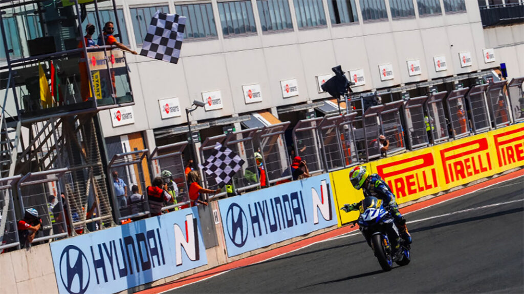 SBK, Aegerter imbattable : 2e Odendaal en Navarre en Race2 SSP 600. 3e Bernardi Ritratto di GPone