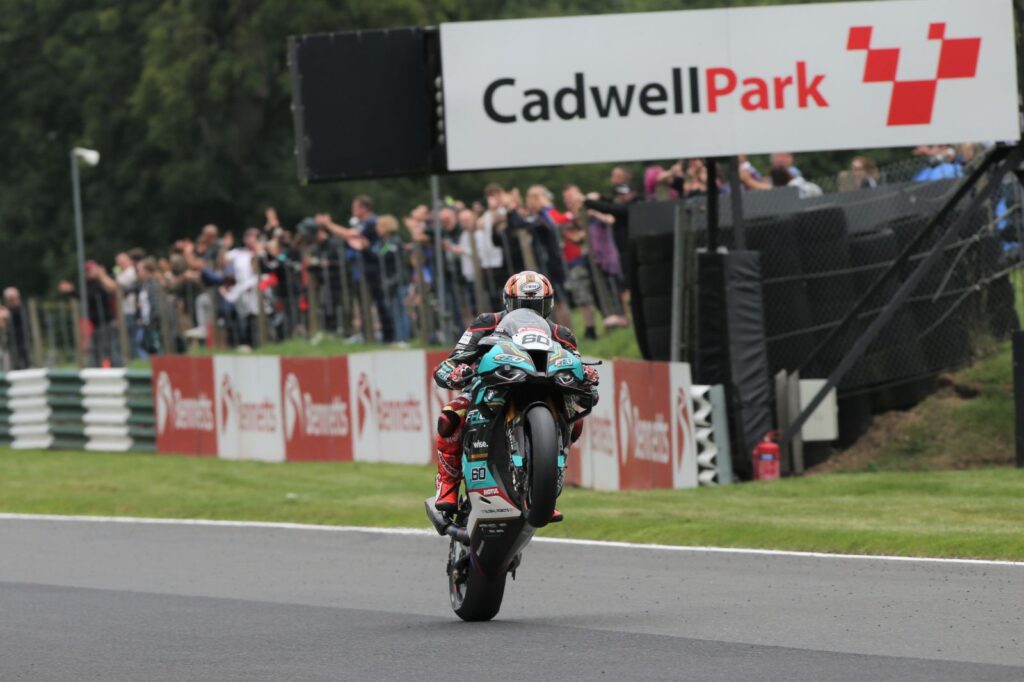 SBK, BSB Cadwell Park : Peter Hickman ne s’arrête jamais, lui aussi la Course 2 Ritratto di Andrea Periccioli
