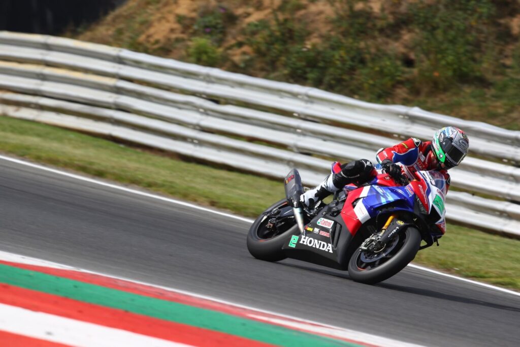 SBK, BSB Snetterton : record Irwin-Honda, pasticcio VisionTrack PBM Ducati Ritratto di Andrea Periccioli