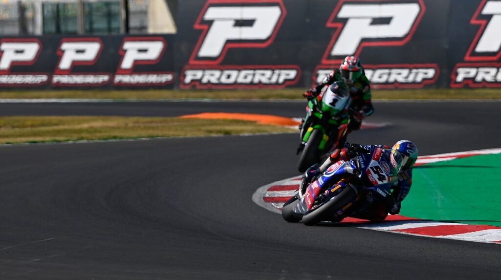 SBK, Furie Turque ! Toprak remporte la Course 2 à Magny-Cours et s’envole à +13 sur Rea Ritratto di Riccardo Gugliemetti