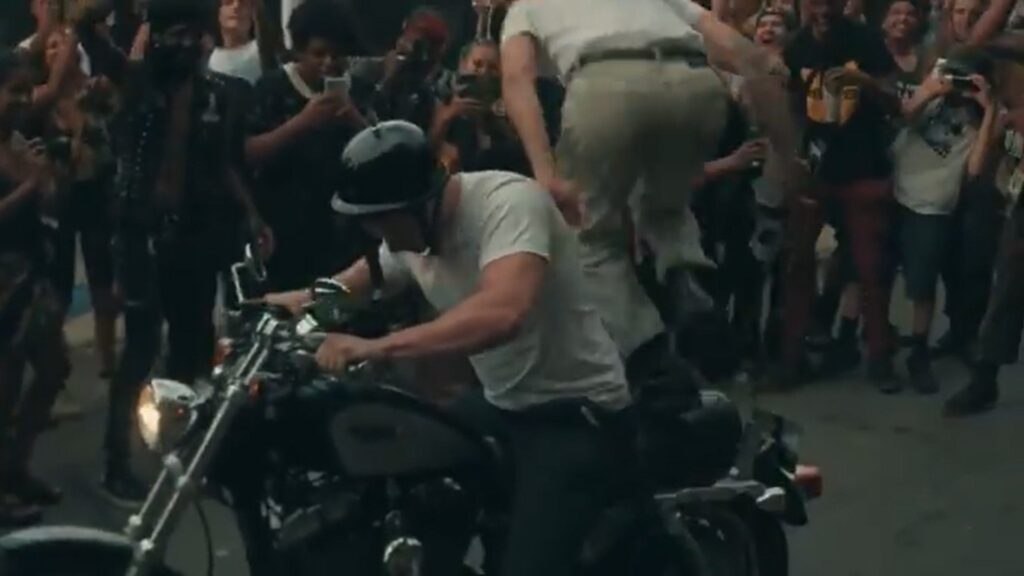 USA : entrez dans le pogo du concert avec le vélo – VIDEO Ritratto di GPone