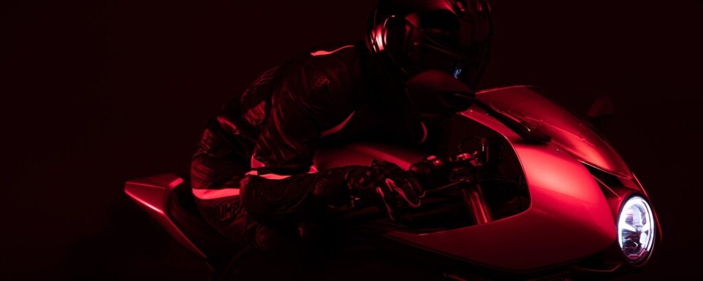 Triumph Speed ​​Triple 1200 RR 2022 : la voici dans la deuxième vidéo teaser !