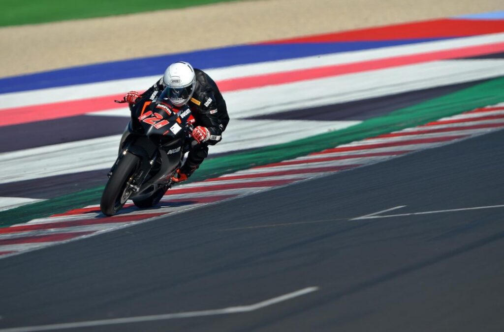 SBK, Ducati prêt à entrer dans le nouveau SuperSport, mais le règlement manque toujours Ritratto di Riccardo Gugliemetti