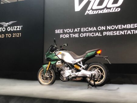 Voici la Moto Guzzi V100 Mandello !  La sportive du futur