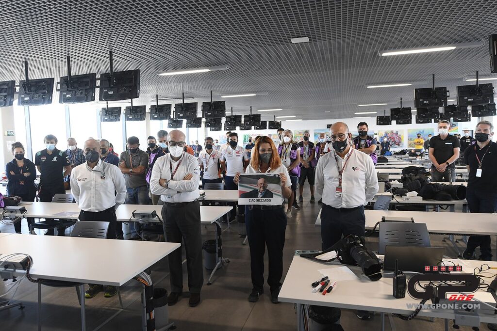 Le MotoGP accueille Riccardo Benvenuti avec une minute de silence Ritratto di GPone