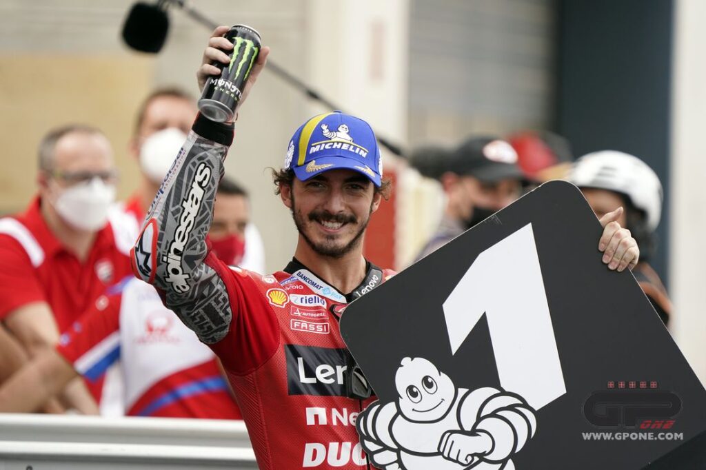 MotoGP, Bagnaia : “Maintenant, je peux faire tout ce que je veux avec la Ducati” Ritratto di Matteo Aglio
