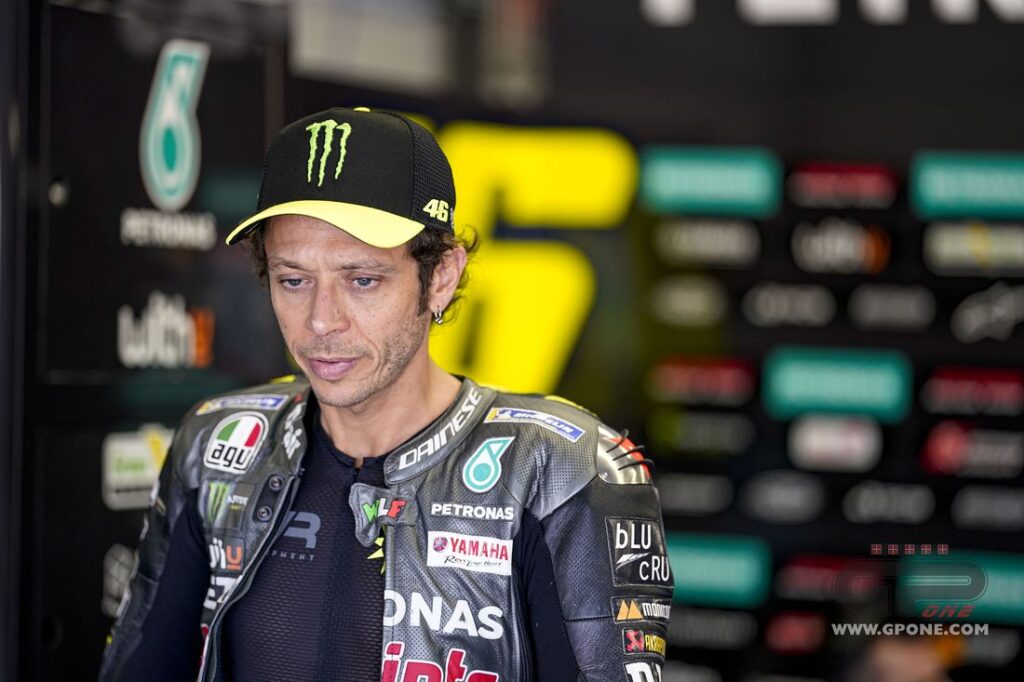MotoGP, Rossi : “C’est sympa de parler à Dovizioso, mais il a une moto différente de la mienne” Ritratto di Paolo Scalera
