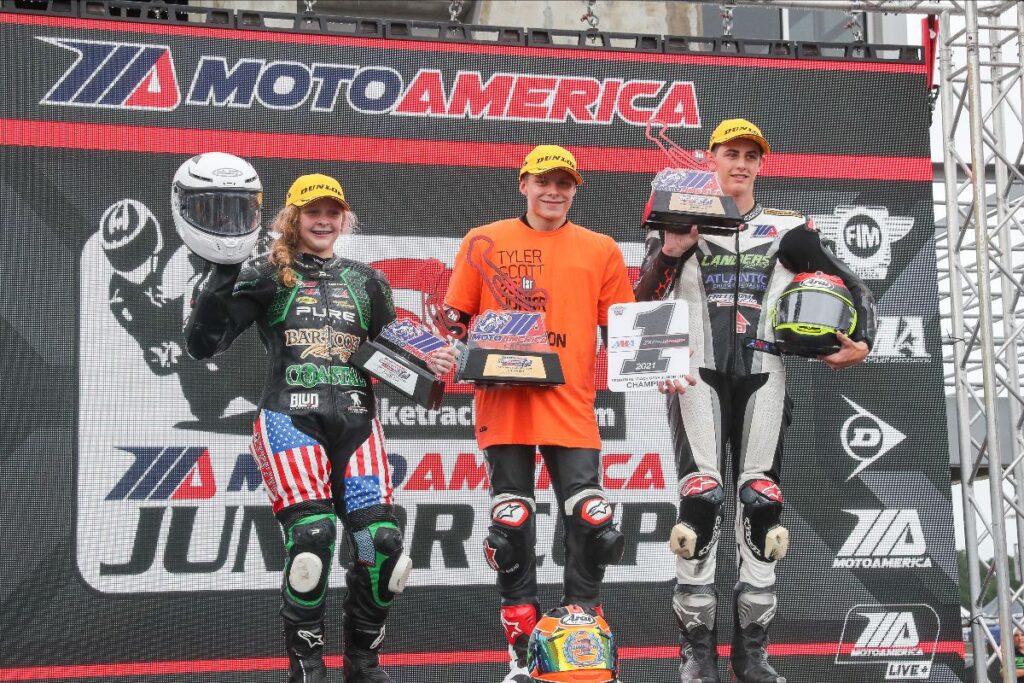 MotoAmerica, La Junior Cup 2021 a Tyler Scott, sur le podium de la pilotessa Kayla Yaakov Ritratto di GPone