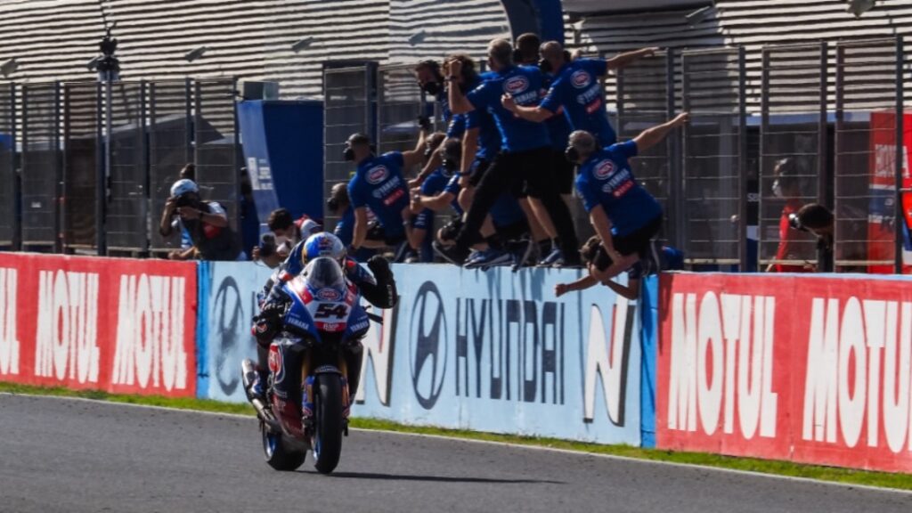 SBK, Razgatlioglu écrasant : triomphe éclatant en Course à Jerez 2, 5e Rea Ritratto di Riccardo Gugliemetti