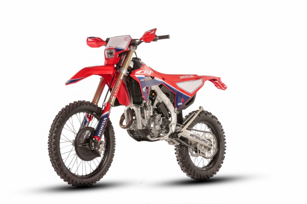 Honda CRF-RX 2022 : voici les nouveaux enduros de la Golden Wing Ritratto di GPone
