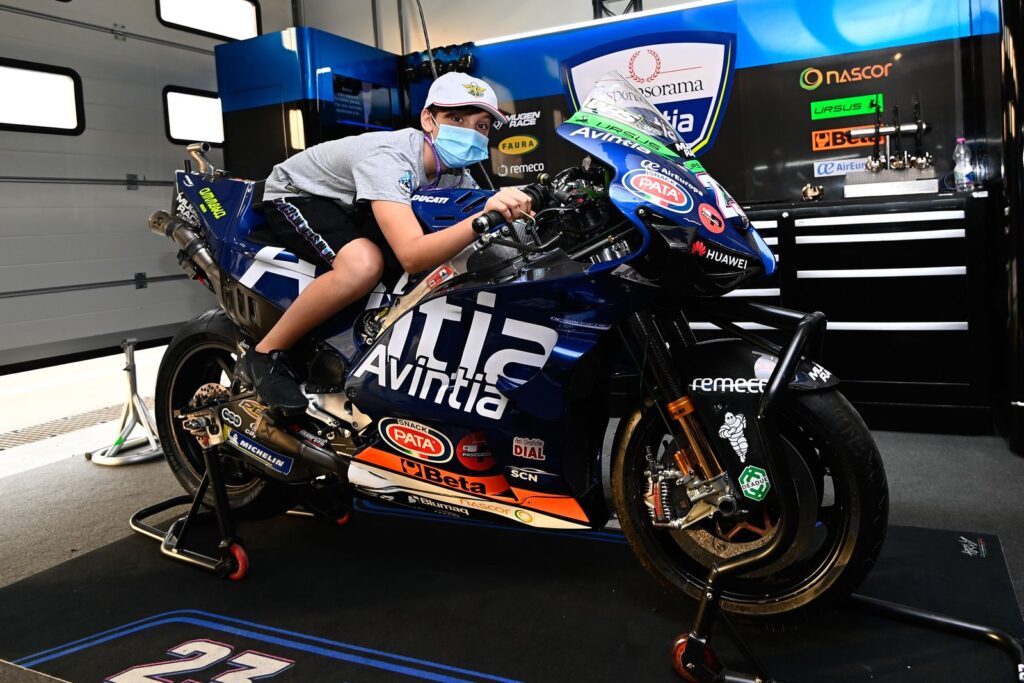 Annonce des ambassadeurs MotoGP et FIM MiniGP World Series : Bastianini parmi eux Ritratto di GPone