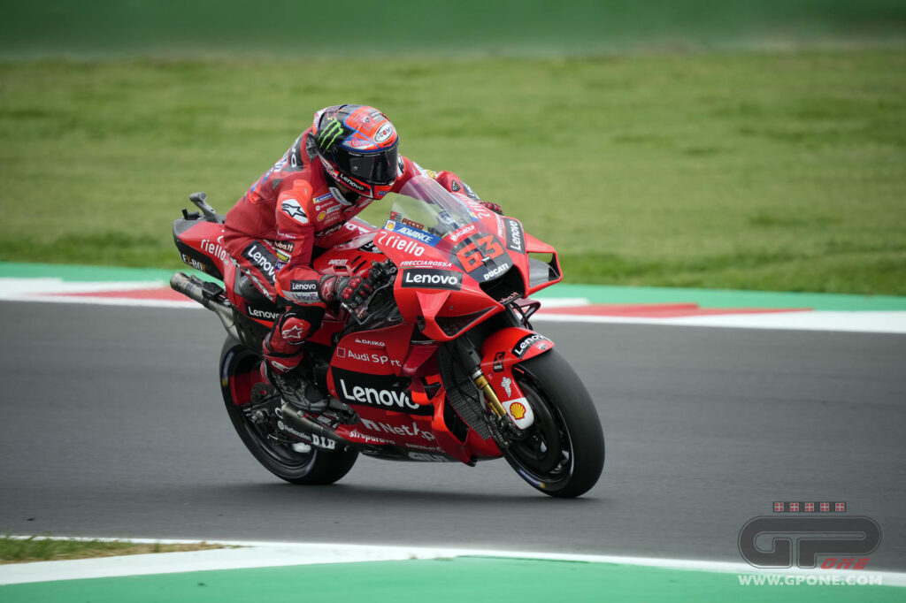 MotoGP, Ducati propriétaire de Misano : chute de la pole pour Bagnaia contre Miller, Quartararo et Marquez Ritratto di Marco Caregnato