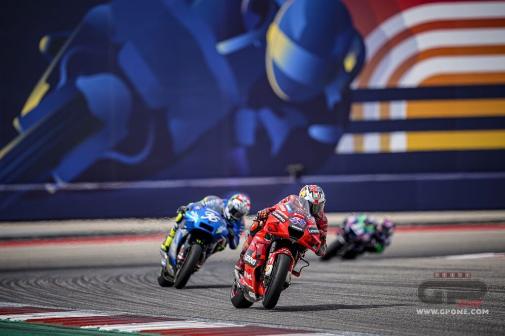 MotoGP, Miller : “Mir ? Ils ont donné 30 secondes pour une manœuvre similaire à Aegerter” Ritratto di Matteo Aglio