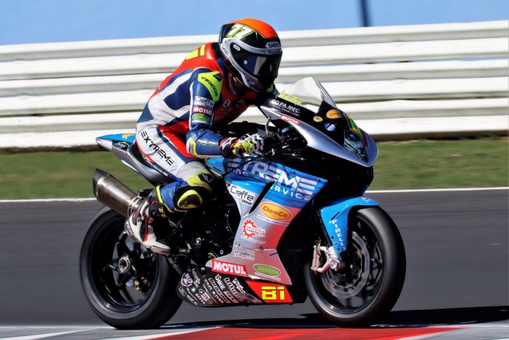 SBK, Avance du Championnat du Monde au Trophée National : MV et Aprilia avec Ducati et Triumph Ritratto di Andrea Periccioli