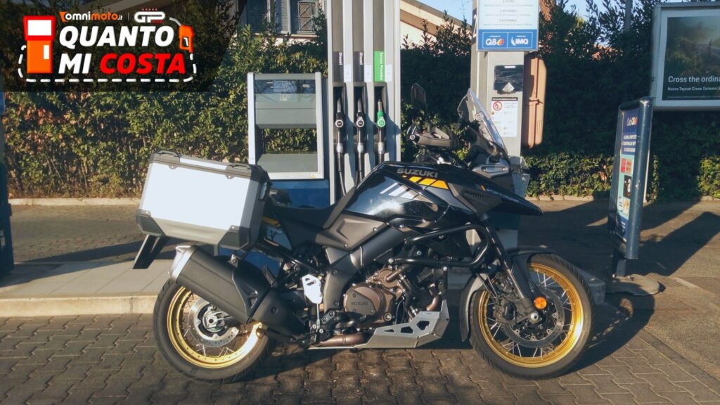 COMBIEN CELA COTE – Suzuki V-Strom 1050 XT Pro 2021 Ritratto di Fabio Caliendo