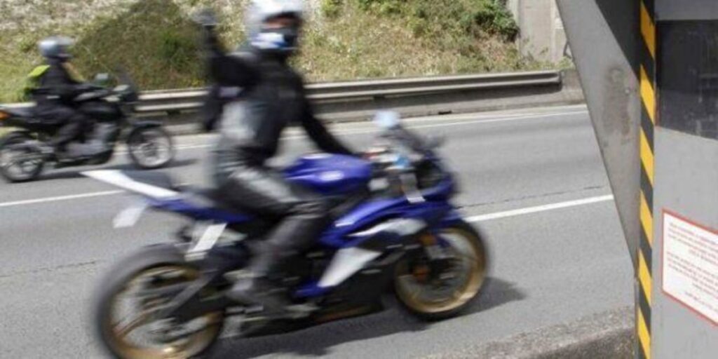 C’est pourquoi couvrir la plaque d’immatriculation devant le vélox n’est pas une idée géniale Ritratto di GPone