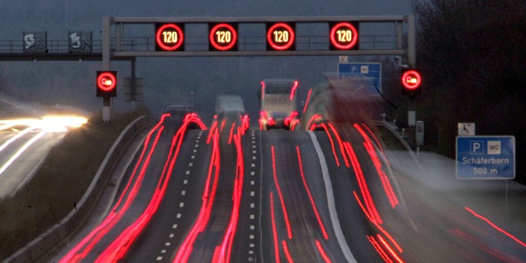 Autoroute : en Allemagne, il est prévu d’introduire des limitations de vitesse Ritratto di Fabio Caliendo