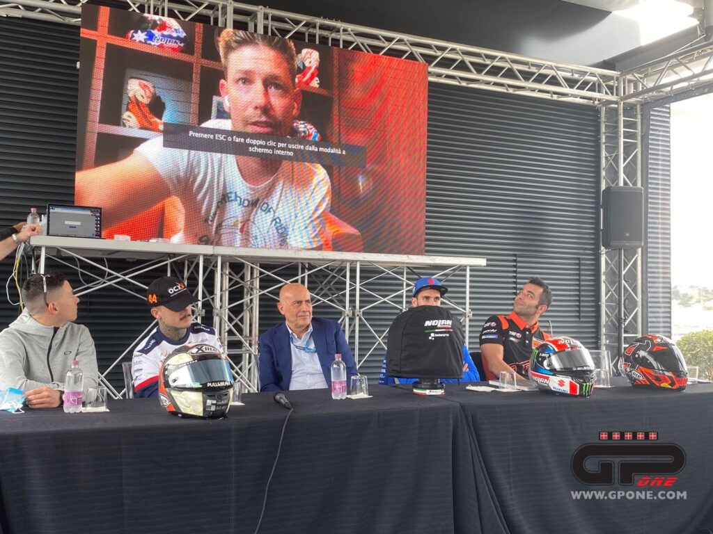 MotoGP, Stoner : « J’ai adoré le 2 temps, la retraite ? Rouler est devenu trop facile » Ritratto di Paolo Scalera