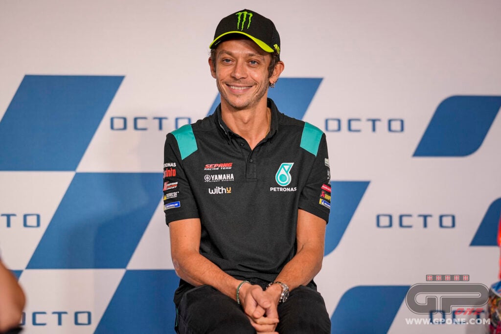 MotoGP, Valentino Rossi icône du Made in Italy dans le monde : il recevra le prix de Di Maio Ritratto di GPone