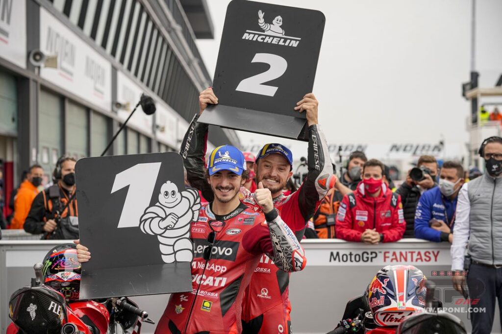 MotoGP, Bagnaia : “Je n’ai pas d’autres options contre Quartararo, seulement gagner” Ritratto di Matteo Aglio