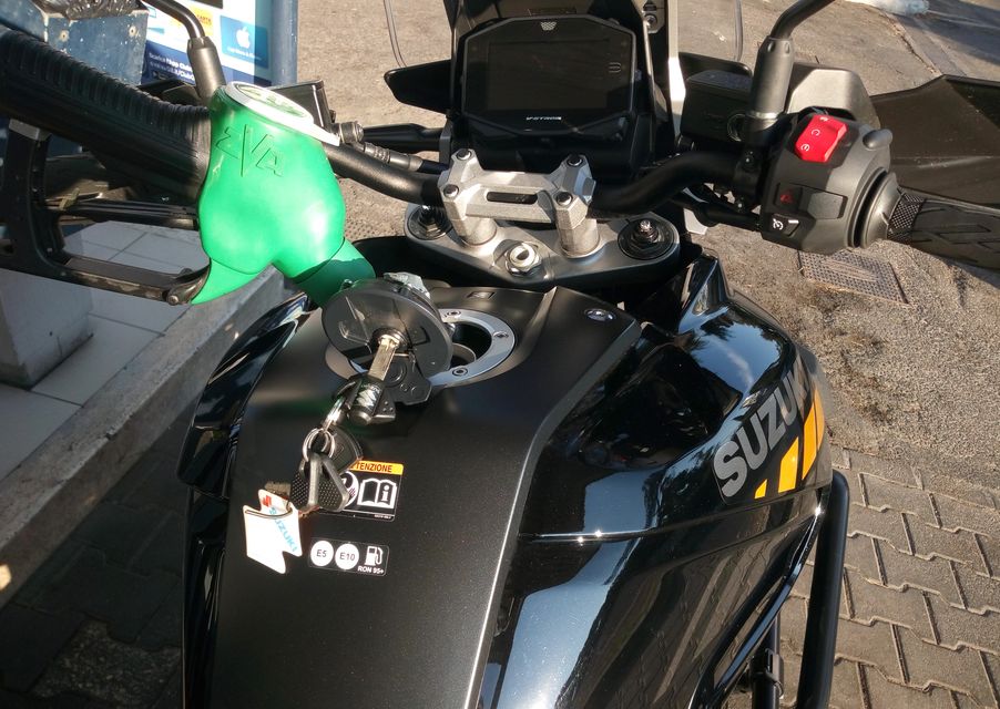 Essence chère – c’est ce à quoi nous devons nous attendre Ritratto di Fabio Caliendo