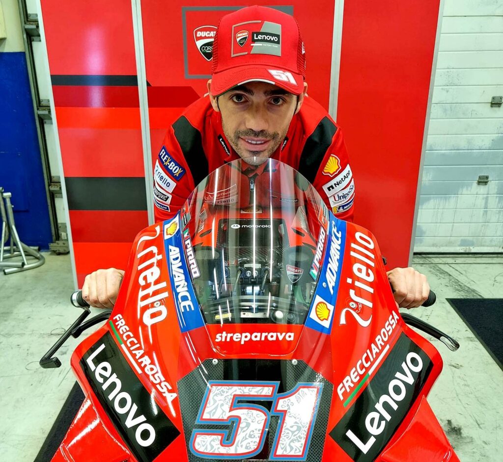 MotoGP, Michele Pirro et Ducati en course vers 2022 à Jerez Ritratto di Riccardo Gugliemetti