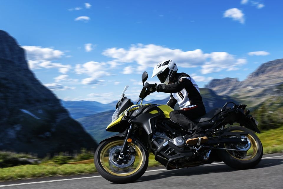 Suzuki V-Strom 650 MY2022 : l’enduro street “ajoute” de la couleur Ritratto di GPone