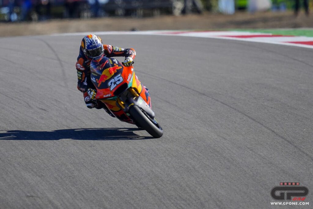 Moto2, le duel continue : Raul Fernandez en pole à Portimao, devant Gardner Ritratto di Nicole Facelli