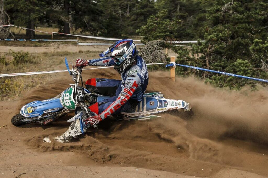 Arrêté transports et enduro : la plaque fait loi Ritratto di GPone