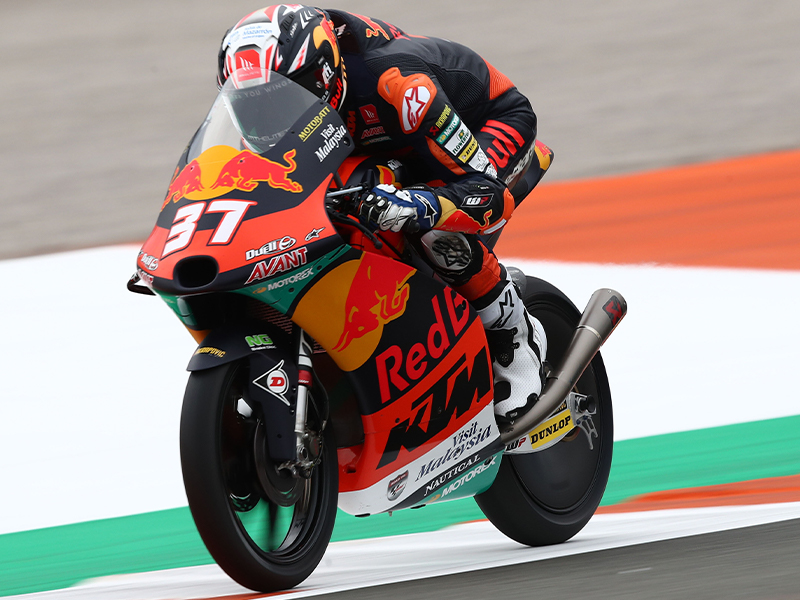 Moto3, la dernière pole position de 2021 à Acosta, Foggia 7e Ritratto di GPone