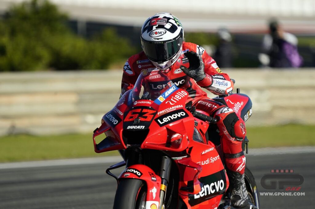MotoGP, Bagnaia : quel spectacle ! Triplet Ducati, Valence s’incline devant Rossi Ritratto di Marco Caregnato