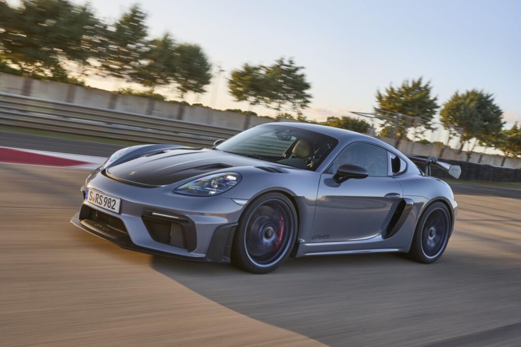 Porsche 718 Cayman GT4 RS 2022 : 500 ch de pure luxure Ritratto di GPone
