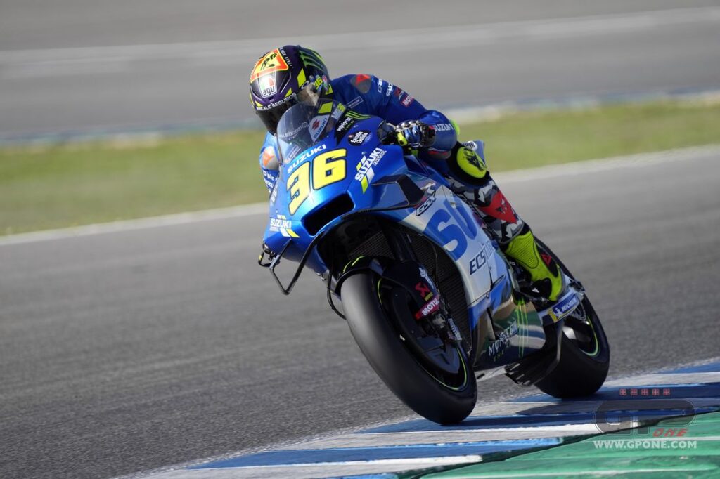 MotoGP, Mir et Rins sont d’accord : “Suzuki a la puissance qu’on attendait” Ritratto di Andrea Scalera
