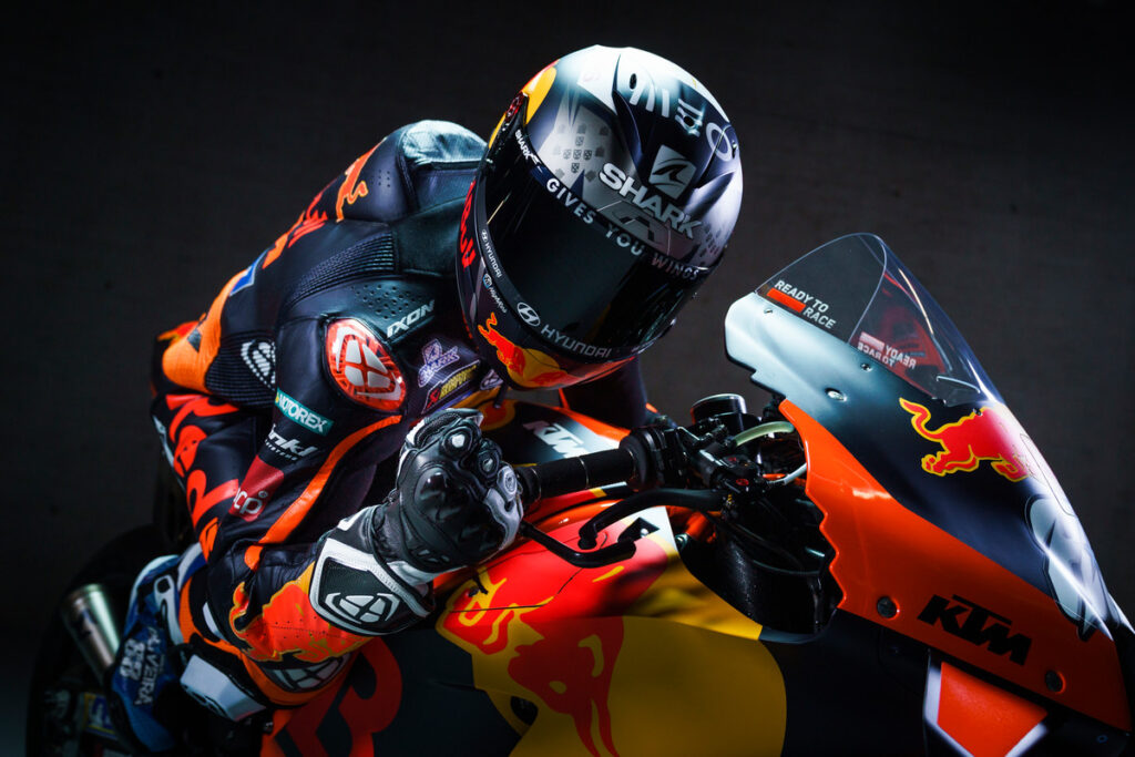 MotoGP, la stratégie de KTM : surveillez vos rivaux, engagez les meilleurs Ritratto di Marco Caregnato