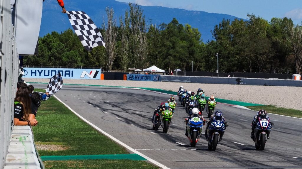 SBK, « Décret Sécurité » pour le SSP 300 : airbag obligatoire et moins de conducteurs Ritratto di GPone