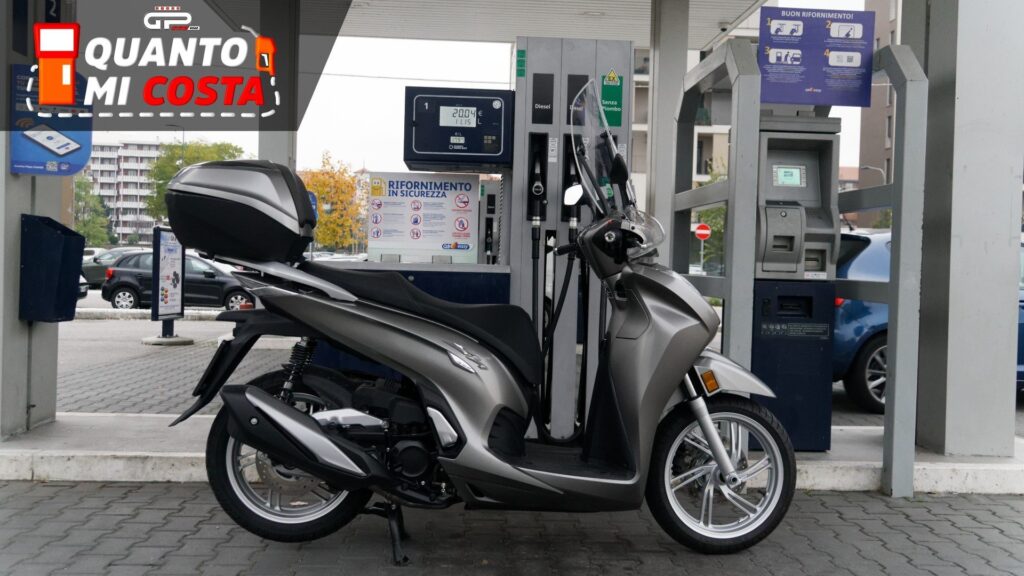 COMBIEN CELA COTE – Honda SH 350 2021 Ritratto di Matteo Pozzi