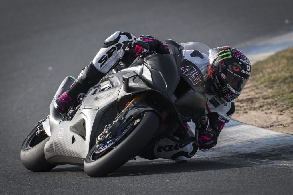 SBK, Estoril : Scott Redding fait ses débuts sur la BMW M1000 RR Superbike Ritratto di GPone