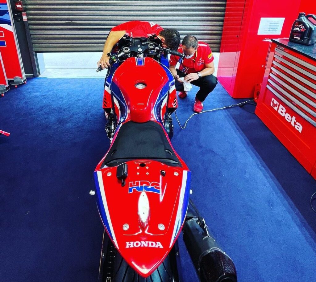 SBK, Honda anticipe 2022 en attendant Vierge et Lecuona Ritratto di Riccardo Gugliemetti