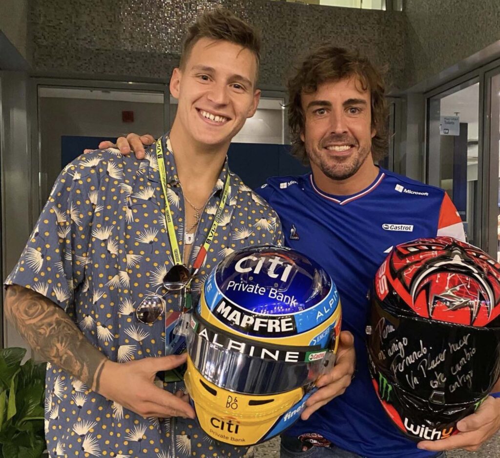 MotoGP, Echange de casques à Abu Dhabi entre Fabio Quartararo et Fernando Alonso Ritratto di GPone