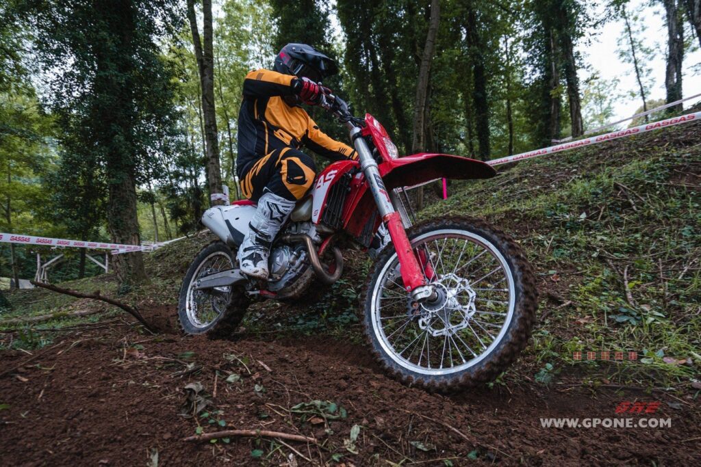 Est-il vrai que le tout-terrain est devenu illégal ? Que souhaitez-vous savoir Ritratto di GPone