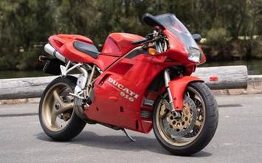 Ducati 916 “phare carré” : prix record pour une vente aux enchères en Australie Ritratto di Fabio Caliendo