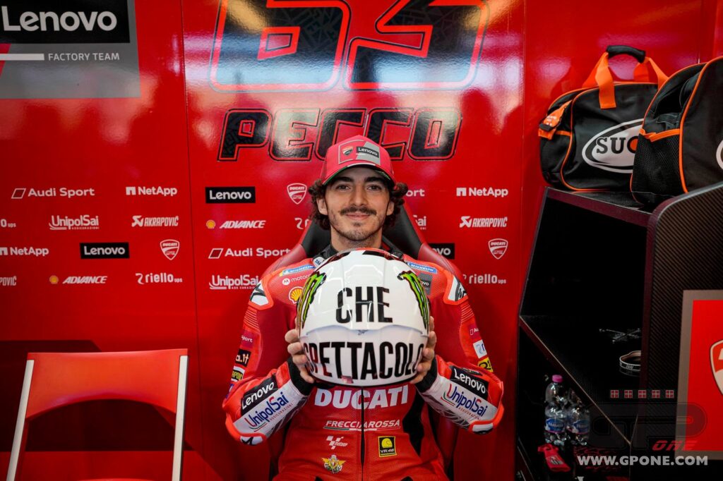 MotoGP, Bagnaia : « en 2022 je concourrai en exploitant le secret de Valentino Rossi » Ritratto di GPone