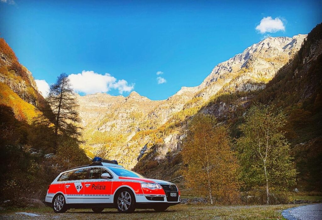 Suisse, belles routes, mais on vous dévoile les (élevés) coûts d’une amende Ritratto di Matteo Pozzi